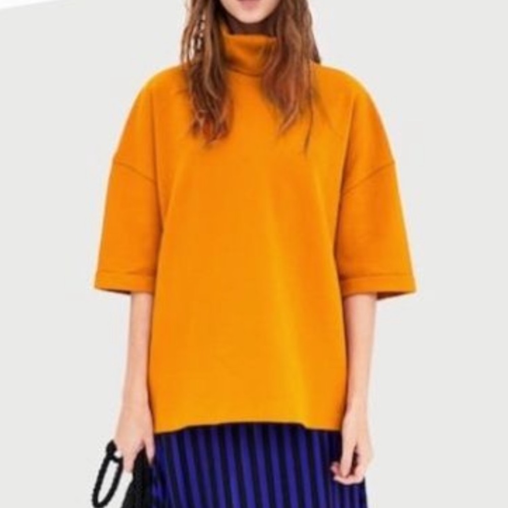 Mustard yellow turtle neck top / small